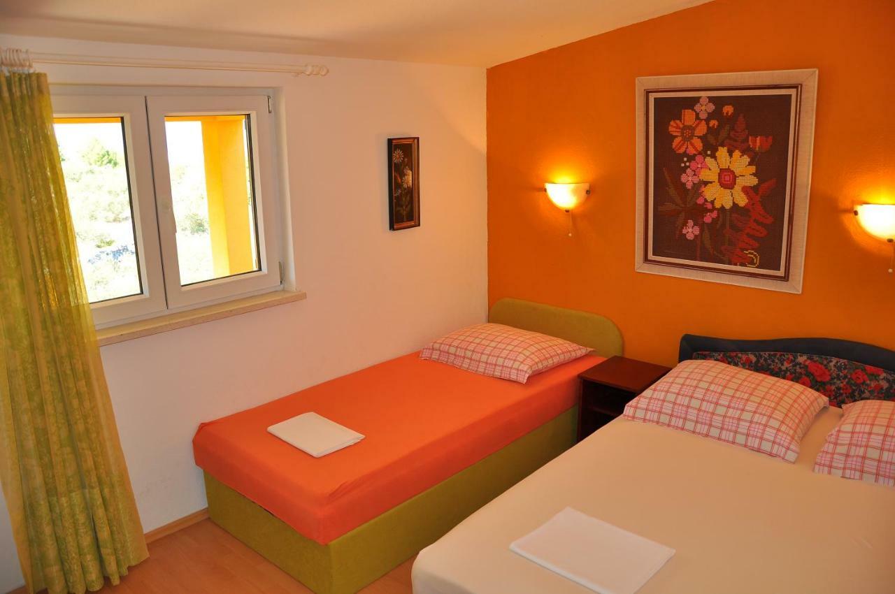 Apartments Villa Annika Slatine Exteriör bild