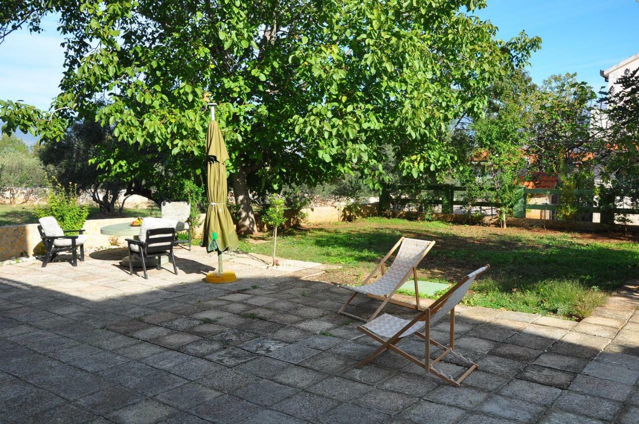 Apartments Villa Annika Slatine Exteriör bild