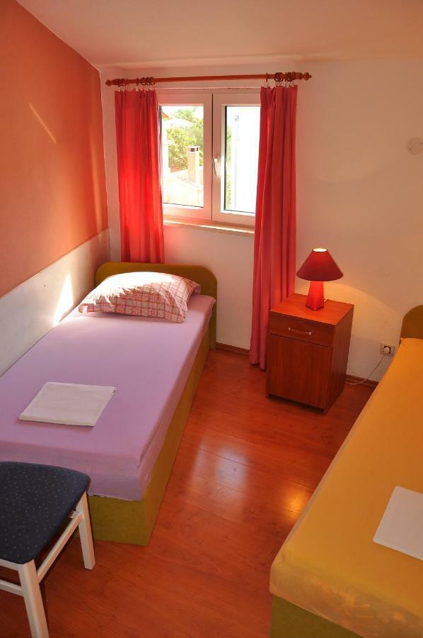 Apartments Villa Annika Slatine Exteriör bild